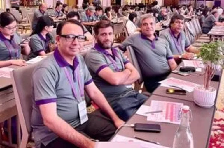 group_photo_1530x1014